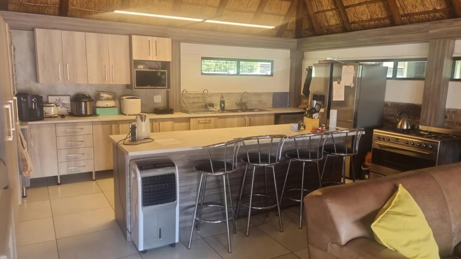 12 On Vaal Drive Guesthouse Vanderbijlpark Ngoại thất bức ảnh