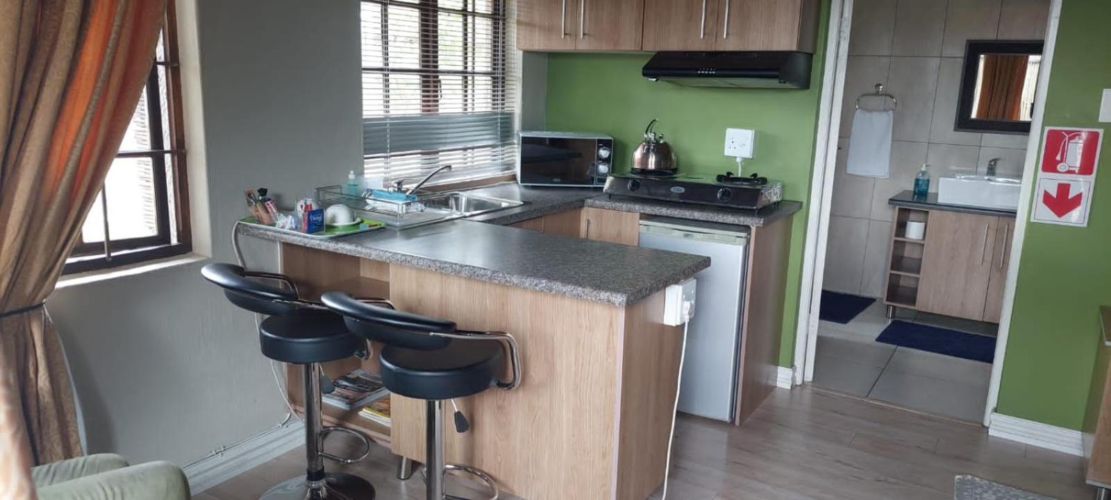 12 On Vaal Drive Guesthouse Vanderbijlpark Ngoại thất bức ảnh