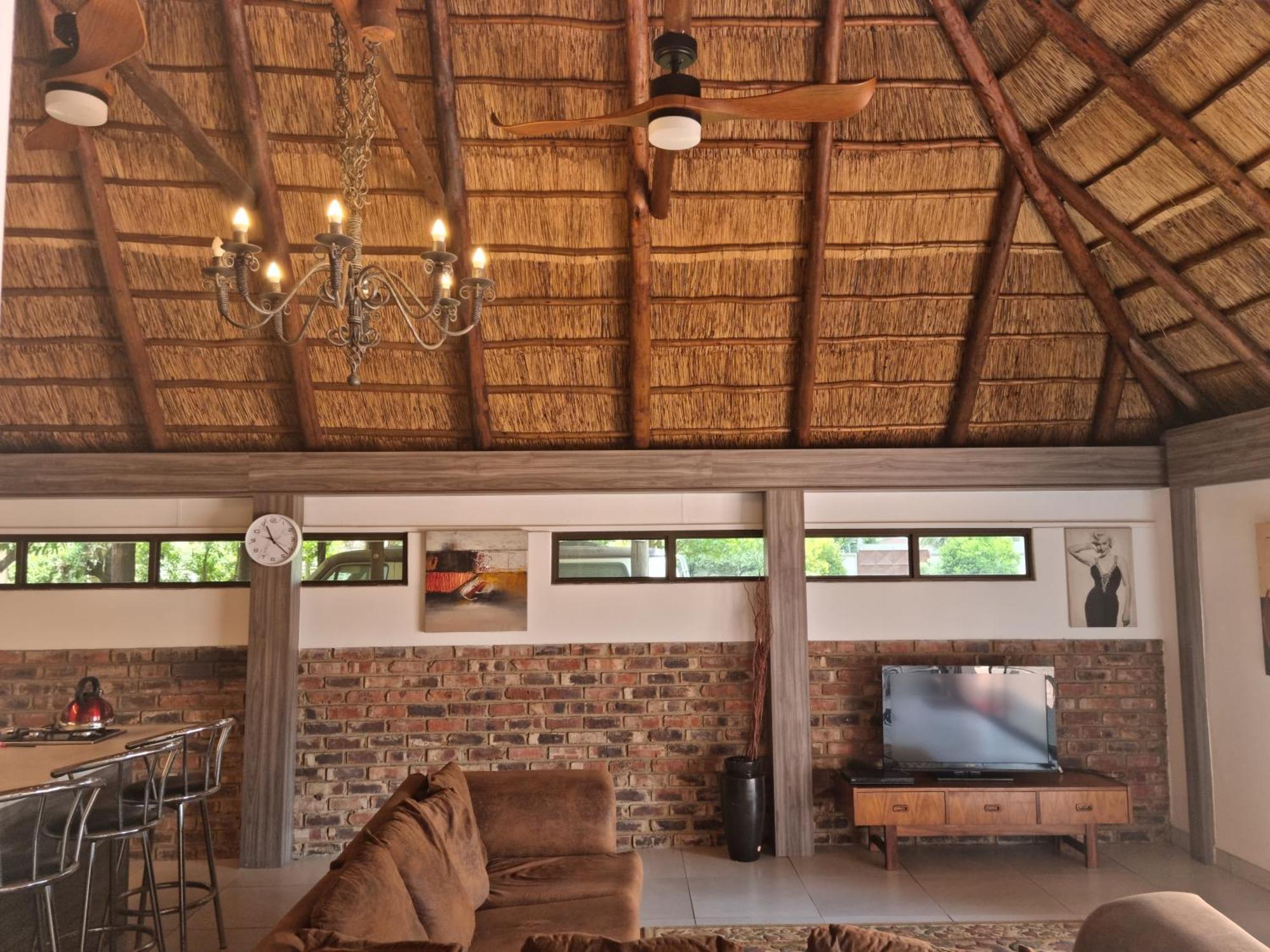 12 On Vaal Drive Guesthouse Vanderbijlpark Ngoại thất bức ảnh