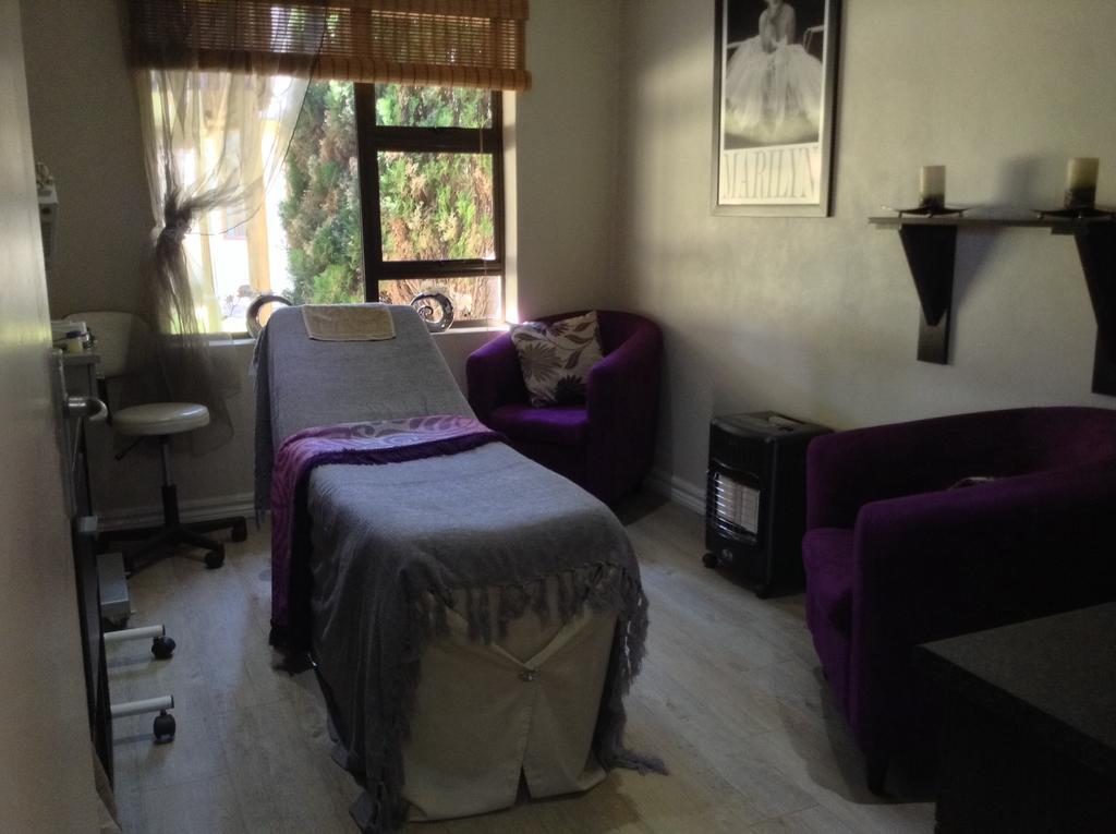 12 On Vaal Drive Guesthouse Vanderbijlpark Ngoại thất bức ảnh