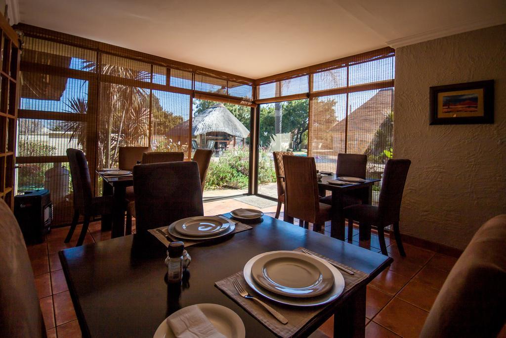 12 On Vaal Drive Guesthouse Vanderbijlpark Ngoại thất bức ảnh
