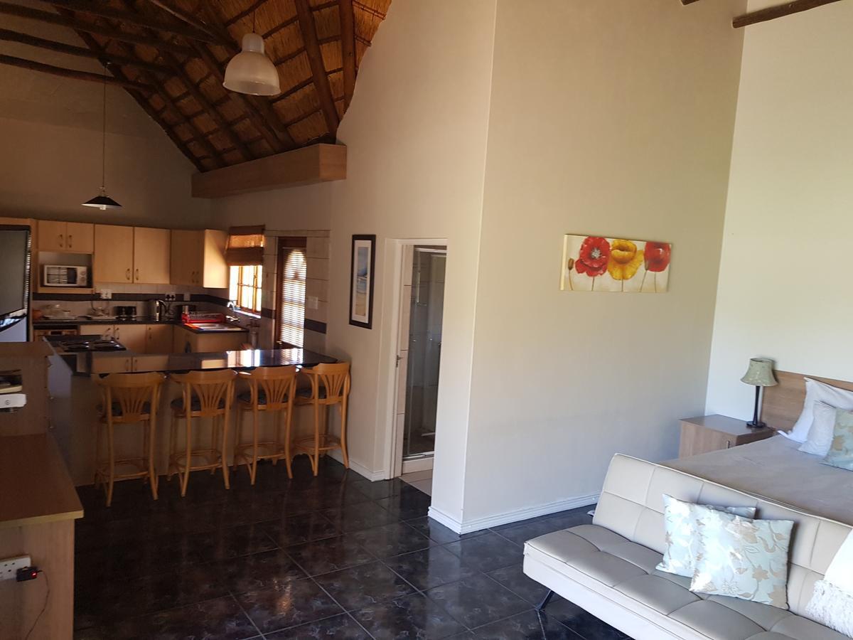12 On Vaal Drive Guesthouse Vanderbijlpark Ngoại thất bức ảnh