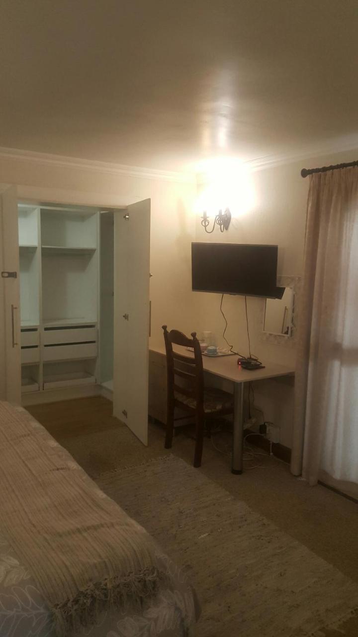 12 On Vaal Drive Guesthouse Vanderbijlpark Ngoại thất bức ảnh