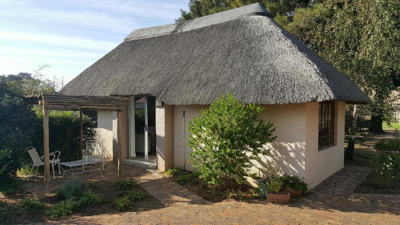 12 On Vaal Drive Guesthouse Vanderbijlpark Ngoại thất bức ảnh