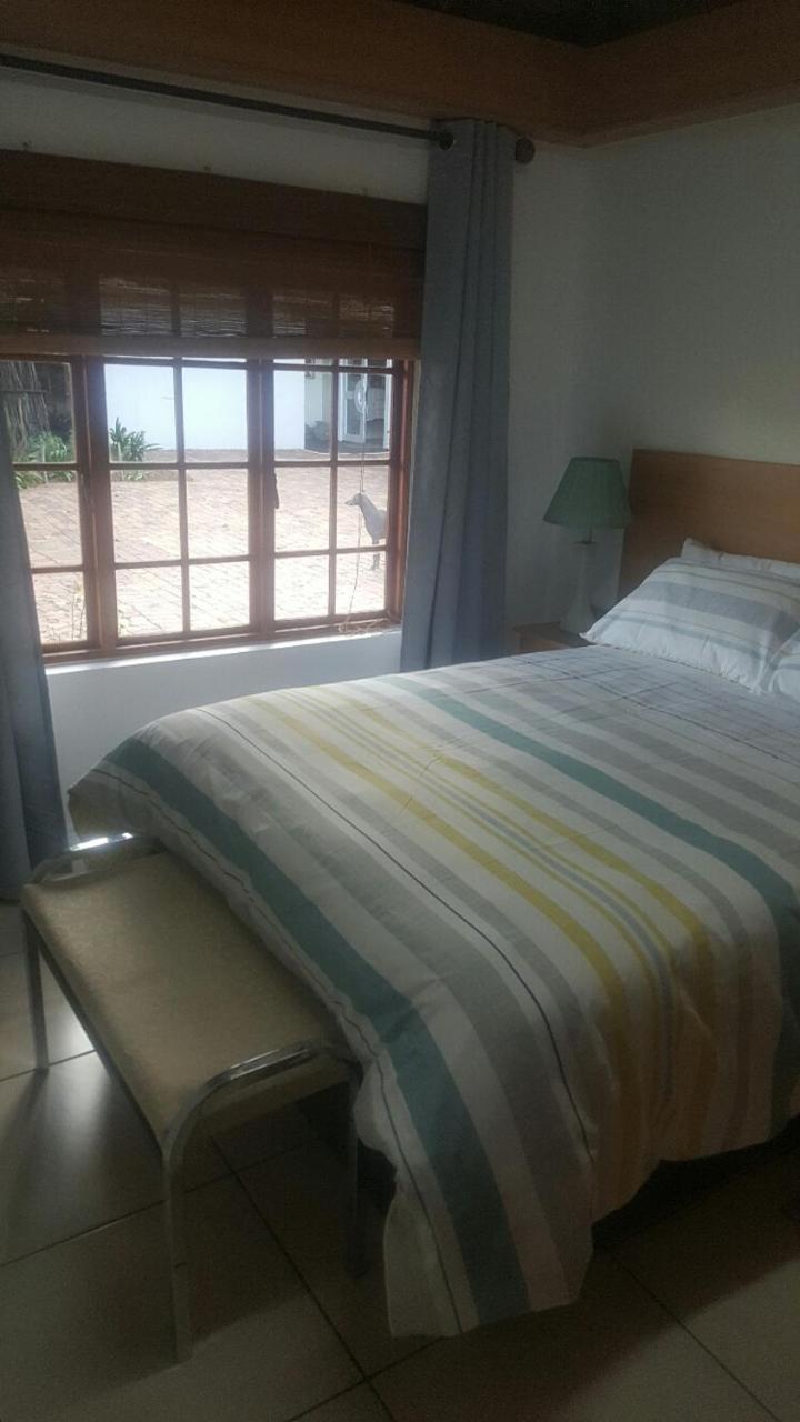 12 On Vaal Drive Guesthouse Vanderbijlpark Ngoại thất bức ảnh